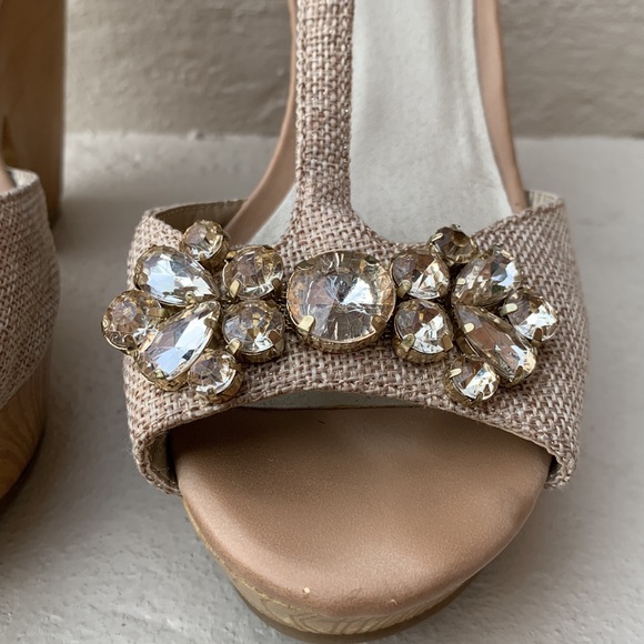 G by Guess Jeweled Platform 8.5 - Picture 3 of 6